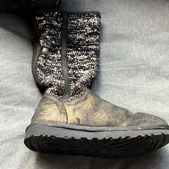 Ugg Boots - Picture 4 of 6